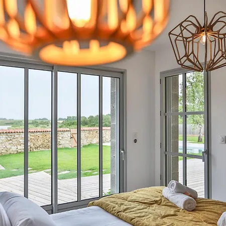 فيلة Luxueuse Renovee A La Guittiere *