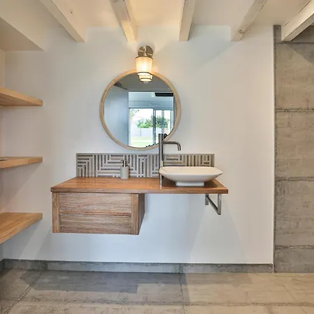 Luxueuse Renovee A La Guittiere فيلة